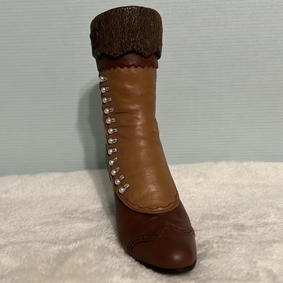 Just the Right Shoe Titled “High Buttoned Boot” #25034 (1999) Miniature Shoe - Picture 4 of 9